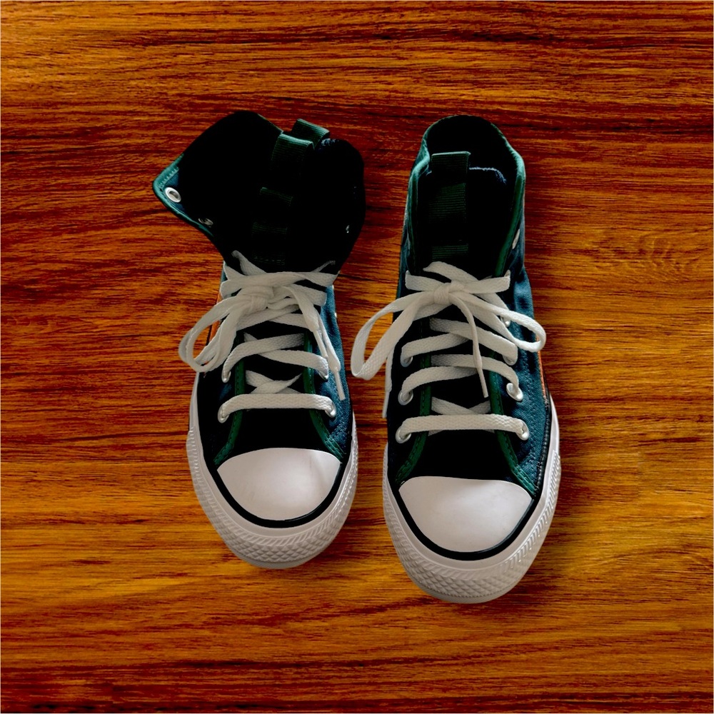 Brand New Converse Hightop Shoes Women’s Size 8